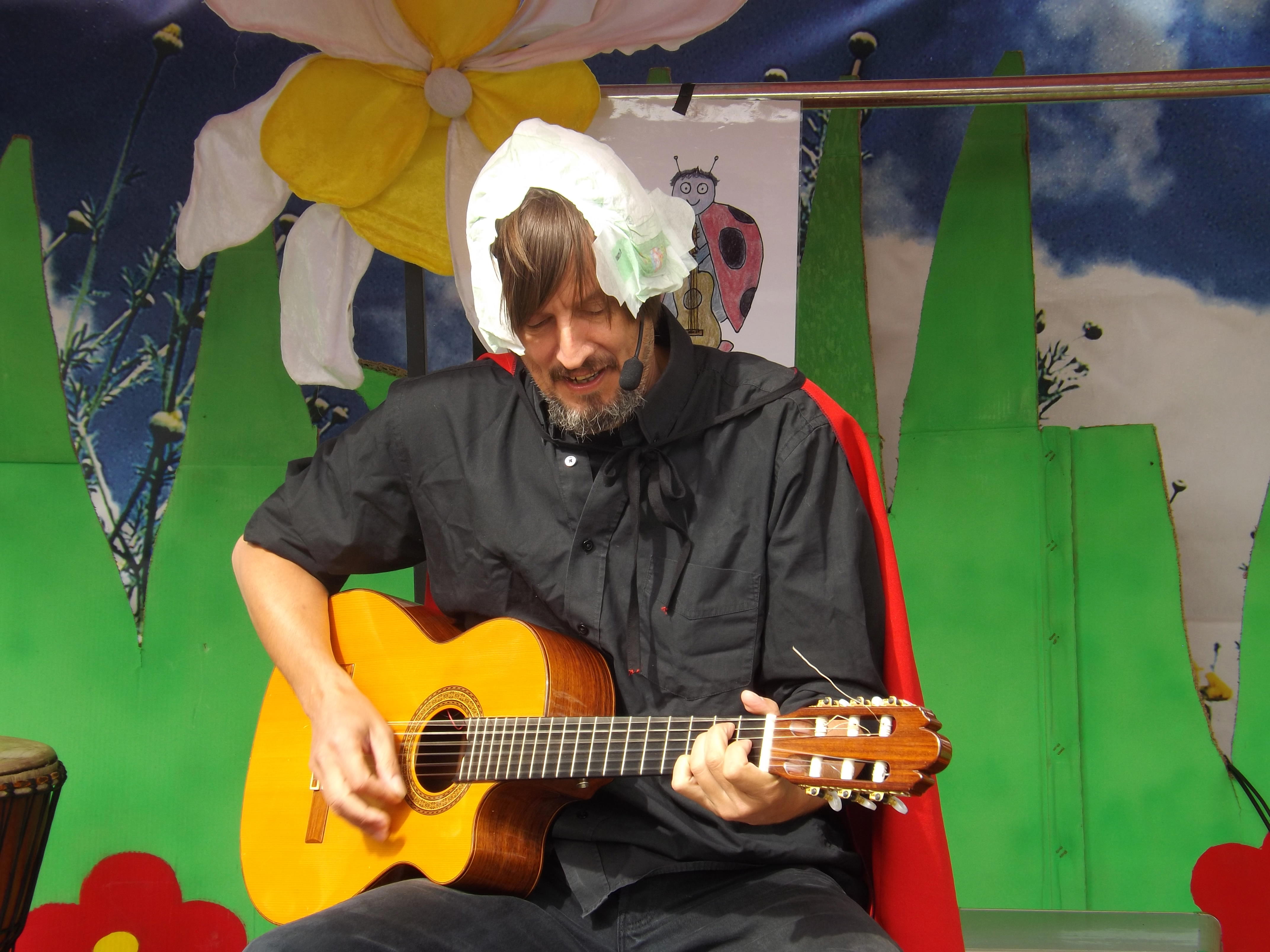 Johan de huisvlieg die poept en piest maar raak...