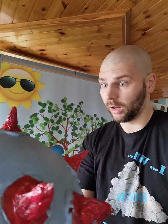 Patje was heel verrast bij het vinden van een prikkelei.