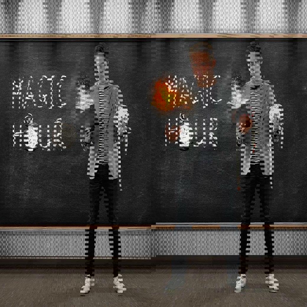 Goochelaar Lars van Tuijl presenteert een schoolvoorstelling