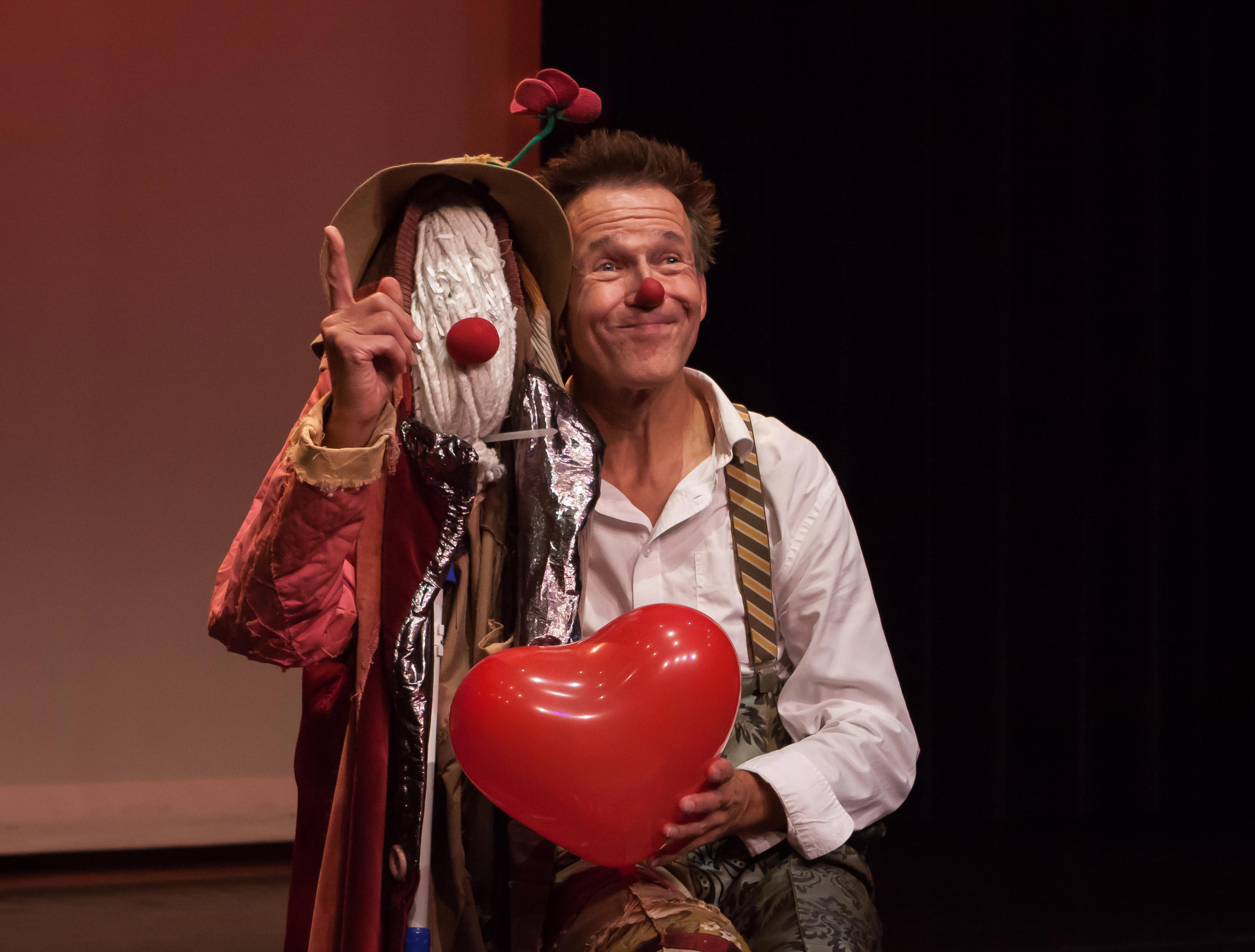 zelfs een bezem komt tot leven en wordt verliefd