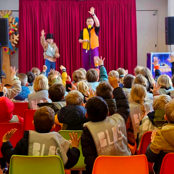 Kindershow Anders met Sander: Lachen Geblazen