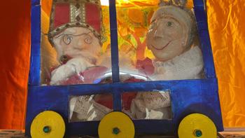 Sinterklaas komt met de trein