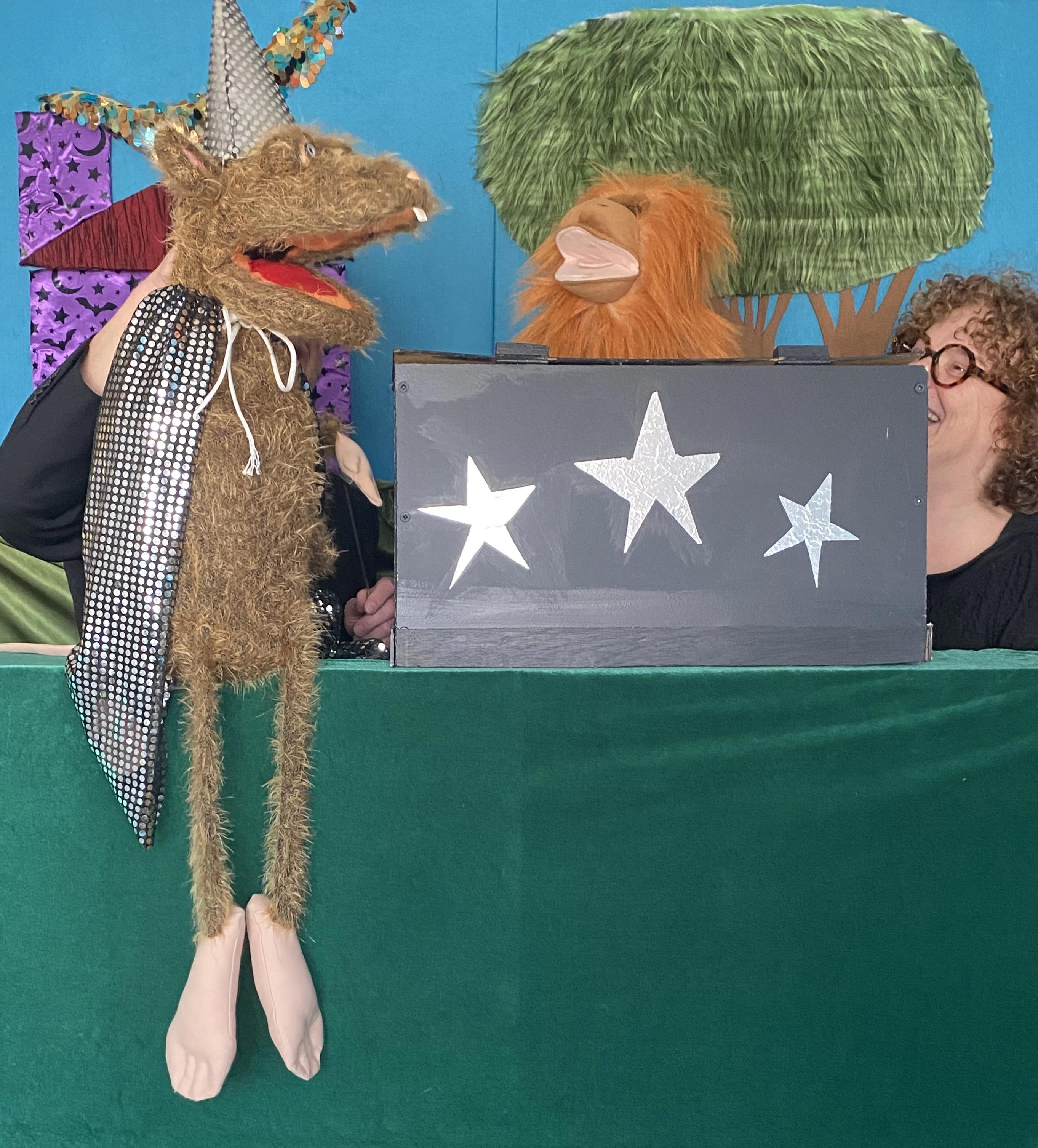 De tovenaar betovert Joost